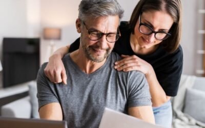 Por Qué tu Pareja y Tú Pelean por Dinero